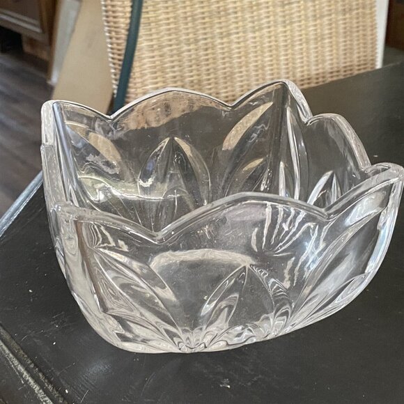 Shannon Crystal Dorset Square Bowl - Picture 3 of 7